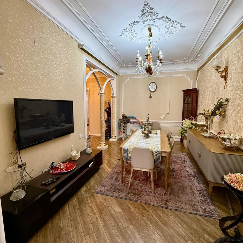 Satılır 5 otaqlı mənzil 169 m²