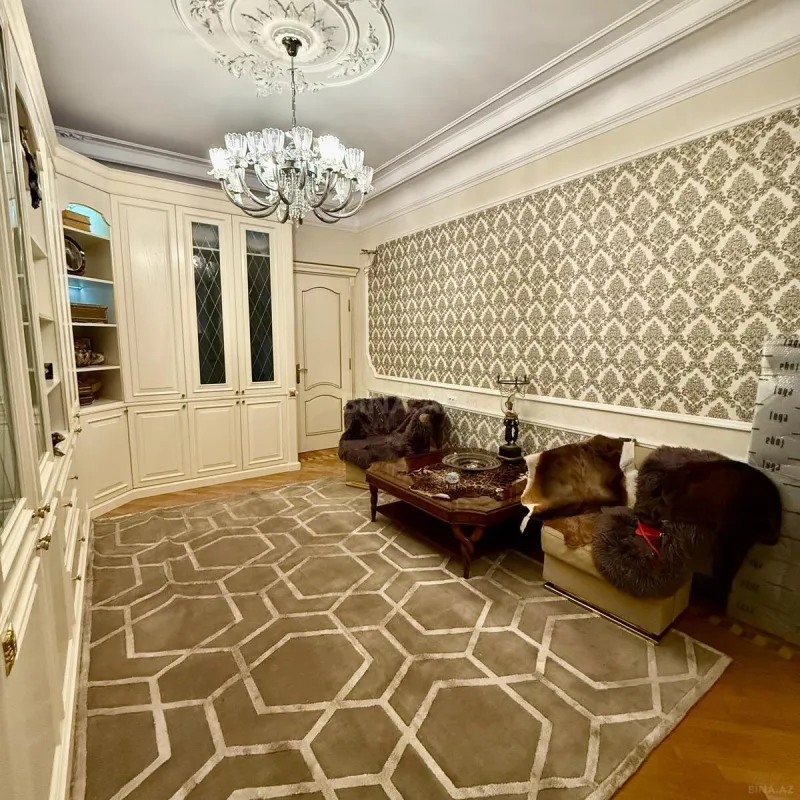 Satılır 5 otaqlı mənzil 169 m²