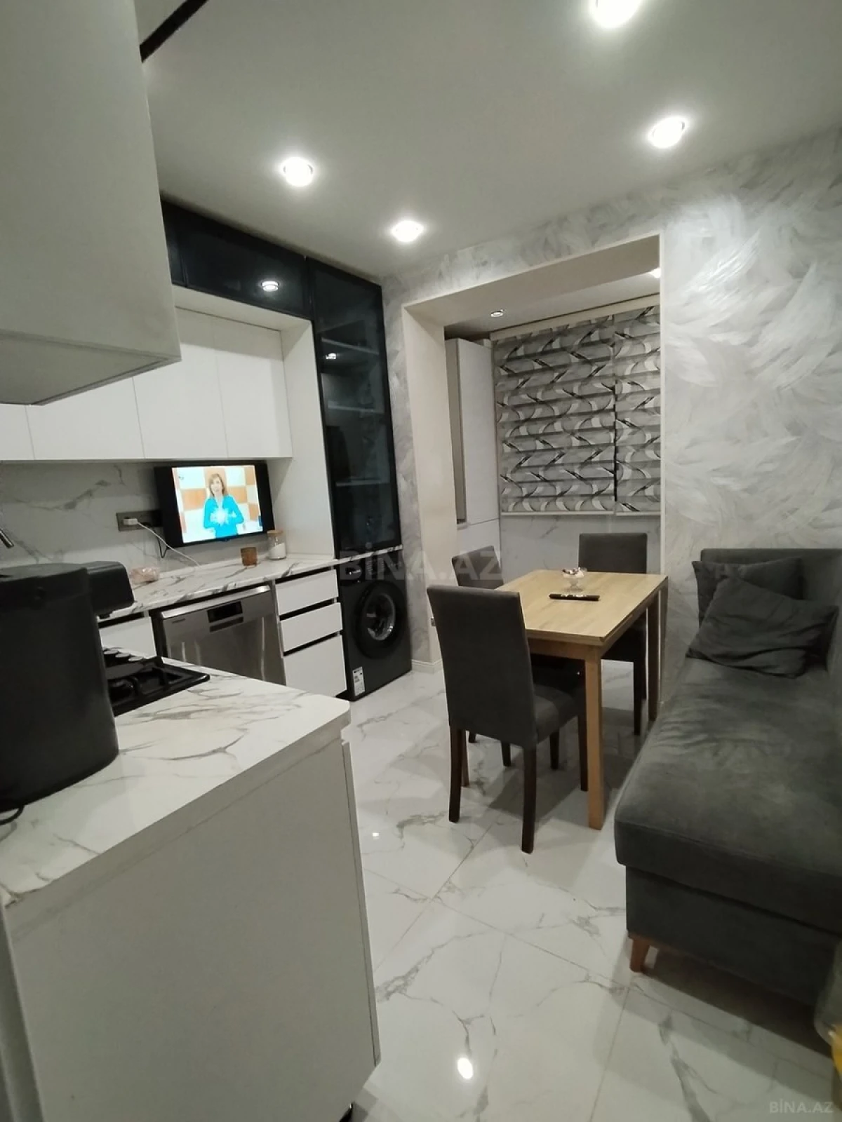 Satılır 4 otaqlı mənzil 115 m²