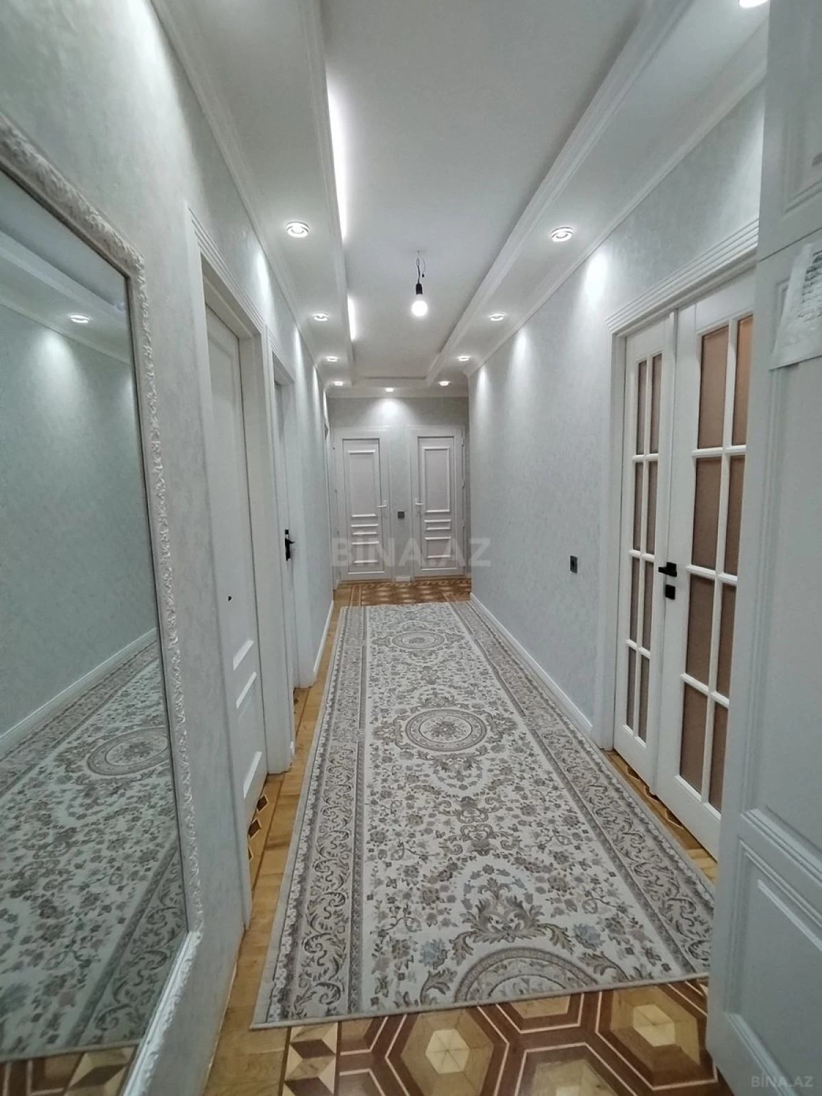 Satılır 4 otaqlı mənzil 115 m²