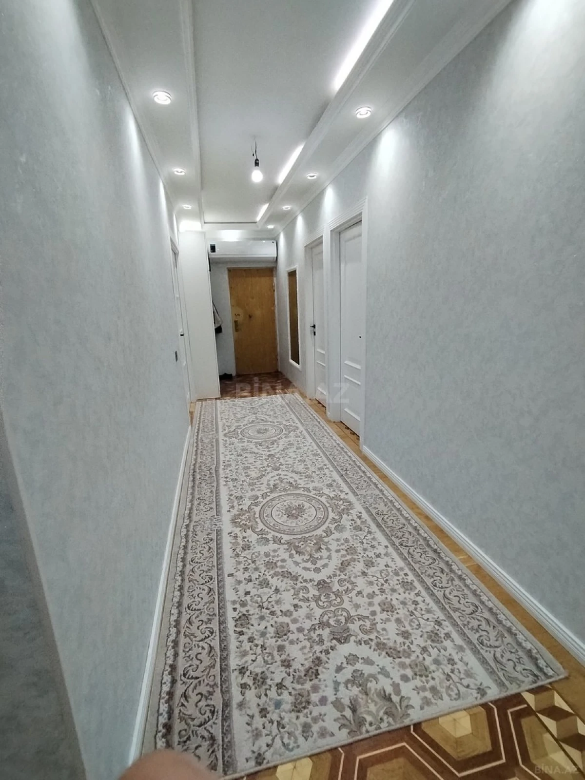 Satılır 4 otaqlı mənzil 115 m²