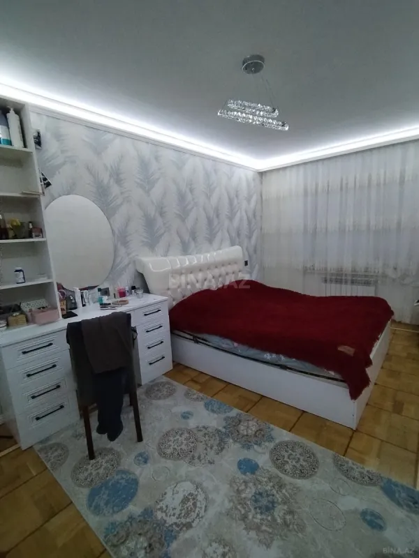 Satılır 4 otaqlı mənzil 115 m²