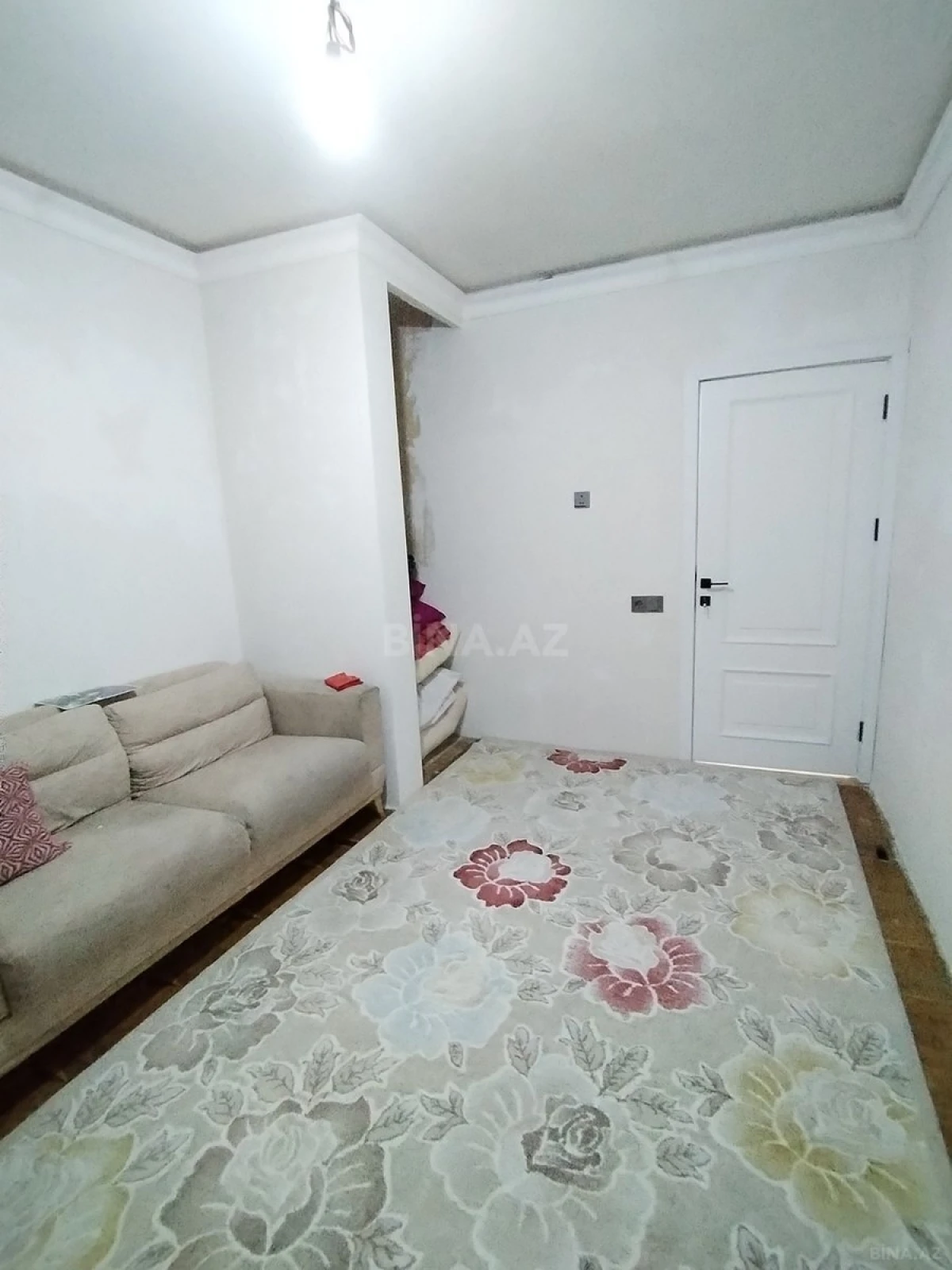 Satılır 4 otaqlı mənzil 115 m²
