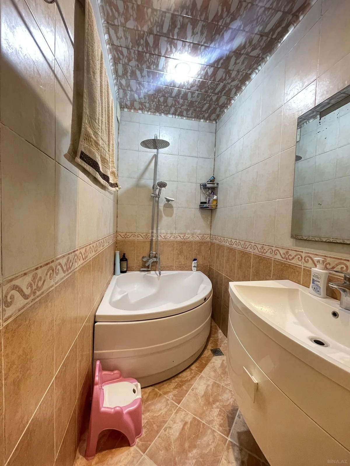 Satılır 4 otaqlı mənzil 100 m²