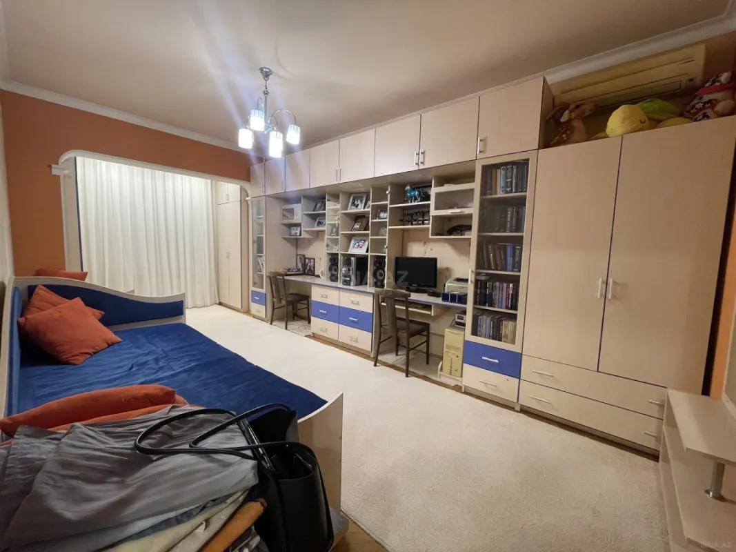 Satılır 4 otaqlı mənzil 100 m²