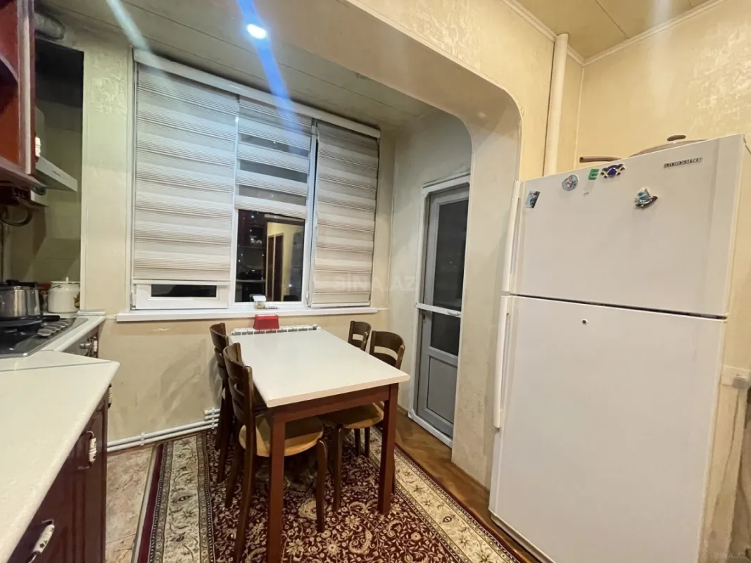 Satılır 4 otaqlı mənzil 100 m²