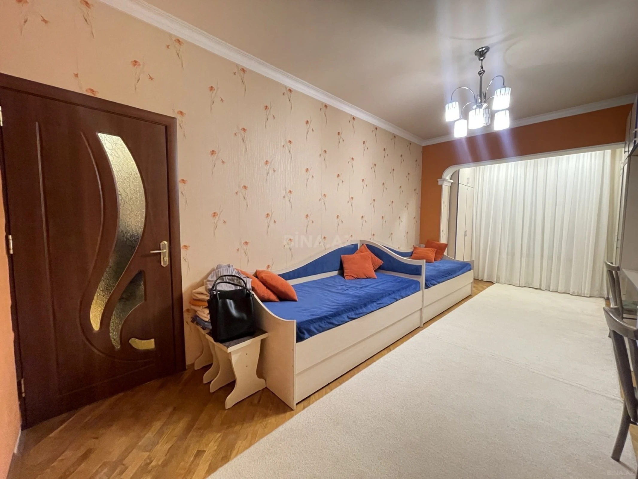 Satılır 4 otaqlı mənzil 100 m²