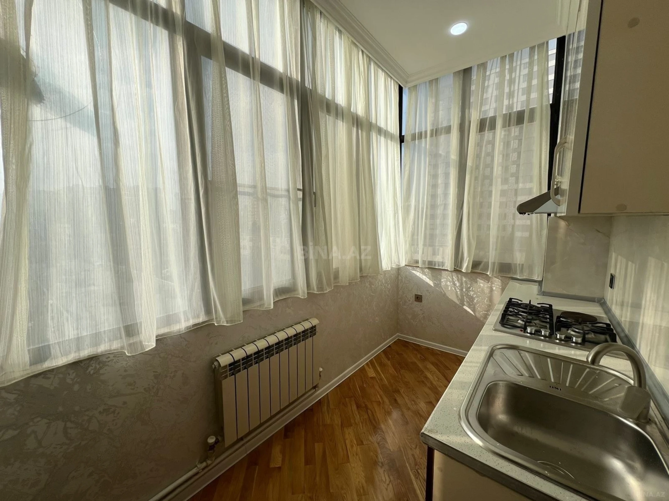 Kirayə verilir 2 otaqlı mənzil 65 m²