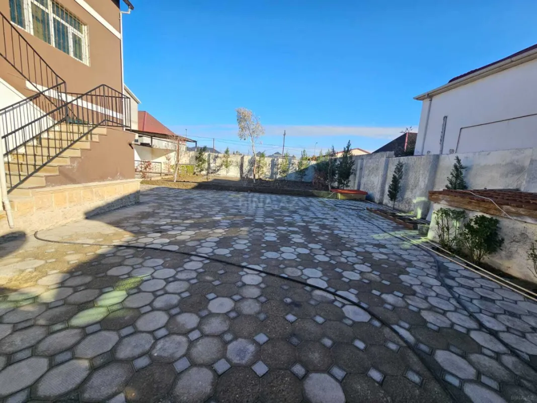 Satılır 5 otaqlı həyət evi 100 m²