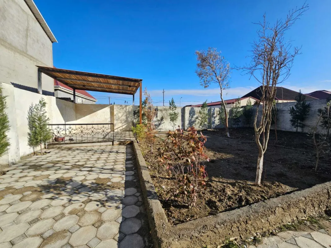 Satılır 5 otaqlı həyət evi 100 m²