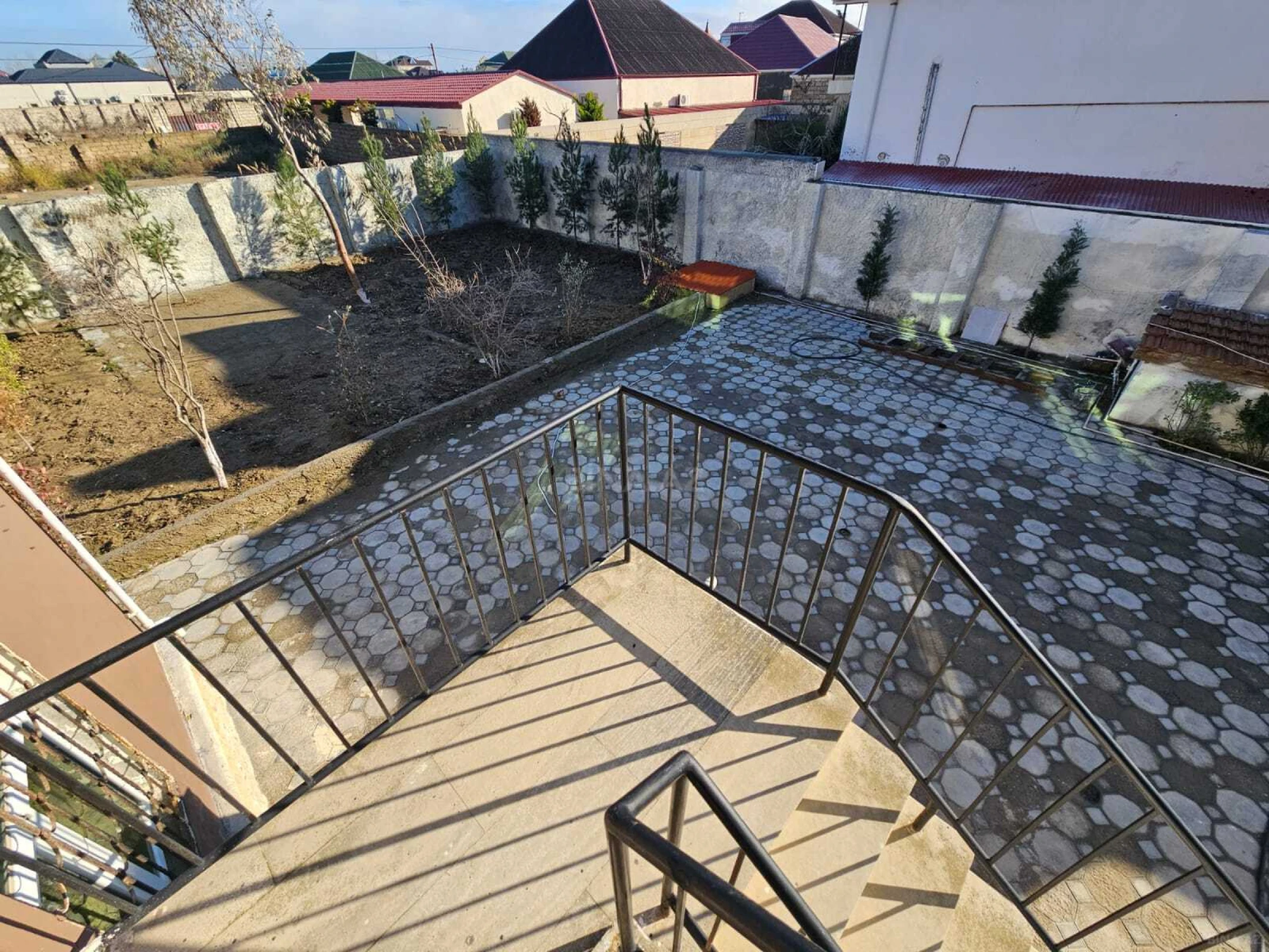 Satılır 5 otaqlı həyət evi 100 m²