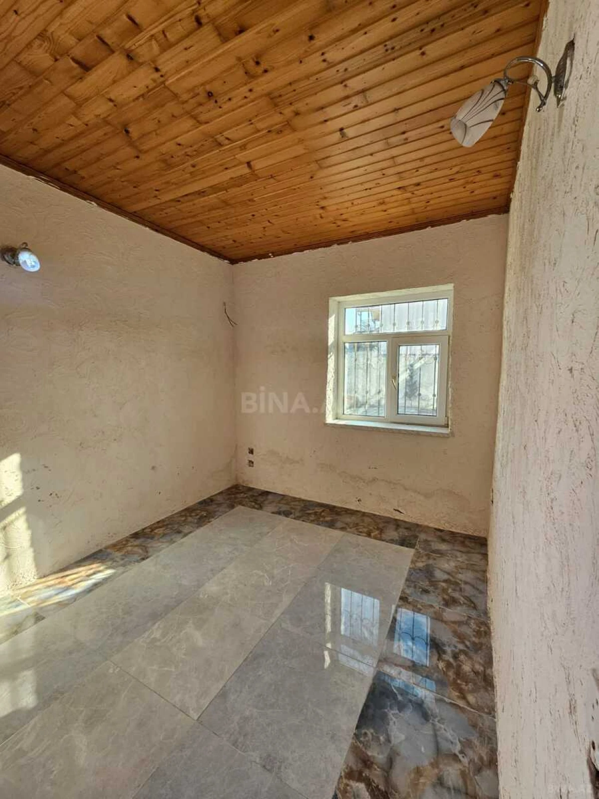 Satılır 5 otaqlı həyət evi 100 m²