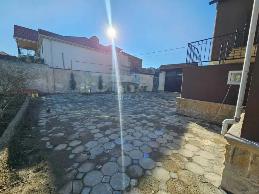 Satılır 5 otaqlı həyət evi 100 m²
