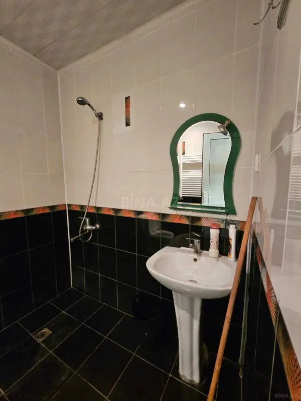 Satılır 5 otaqlı həyət evi 100 m²