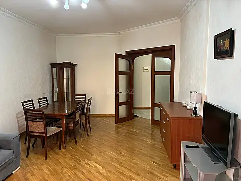 Kirayə verilir 2 otaqlı mənzil 85 m²