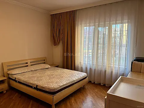 Kirayə verilir 2 otaqlı mənzil 85 m²