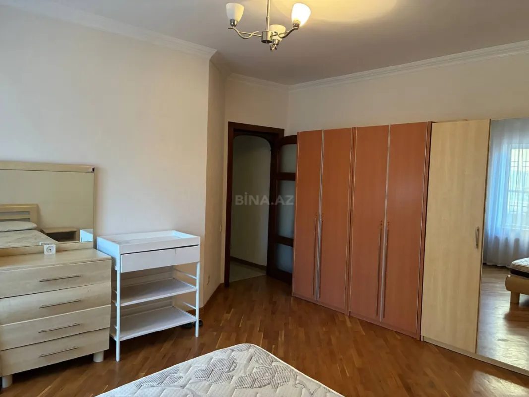 Kirayə verilir 2 otaqlı mənzil 85 m²