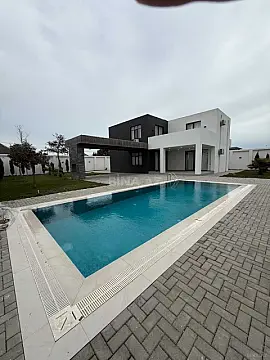 Satılır 4 otaqlı həyət evi 250 m²