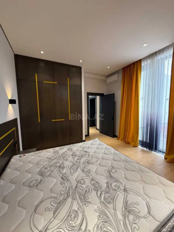 Satılır 4 otaqlı həyət evi 250 m²