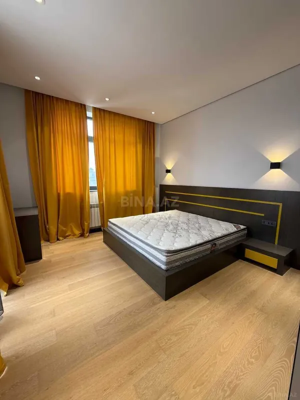 Satılır 4 otaqlı həyət evi 250 m²