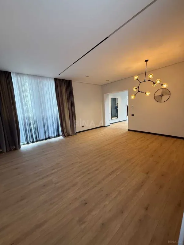 Satılır 4 otaqlı həyət evi 250 m²