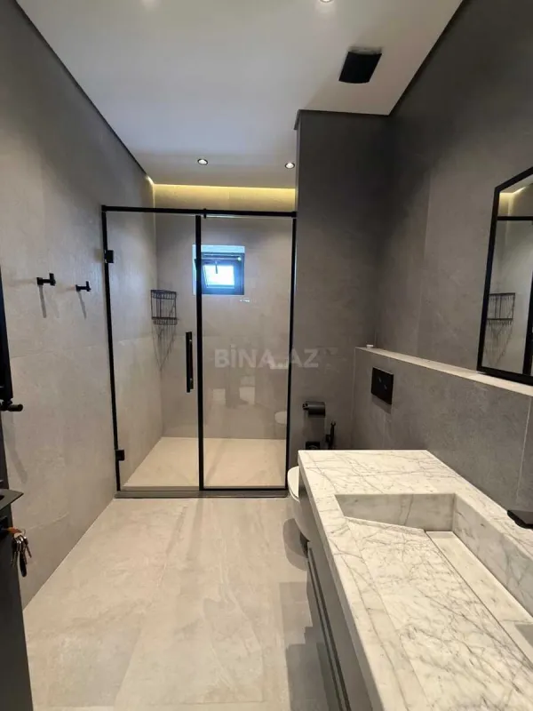 Satılır 4 otaqlı həyət evi 250 m²