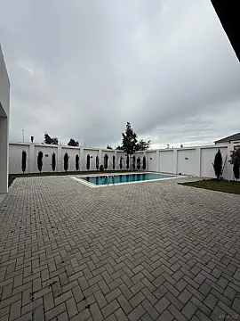 Satılır 4 otaqlı həyət evi 250 m²