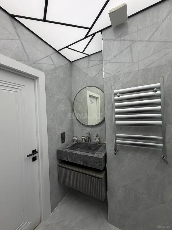 Satılır 3 otaqlı mənzil 138.4 m²