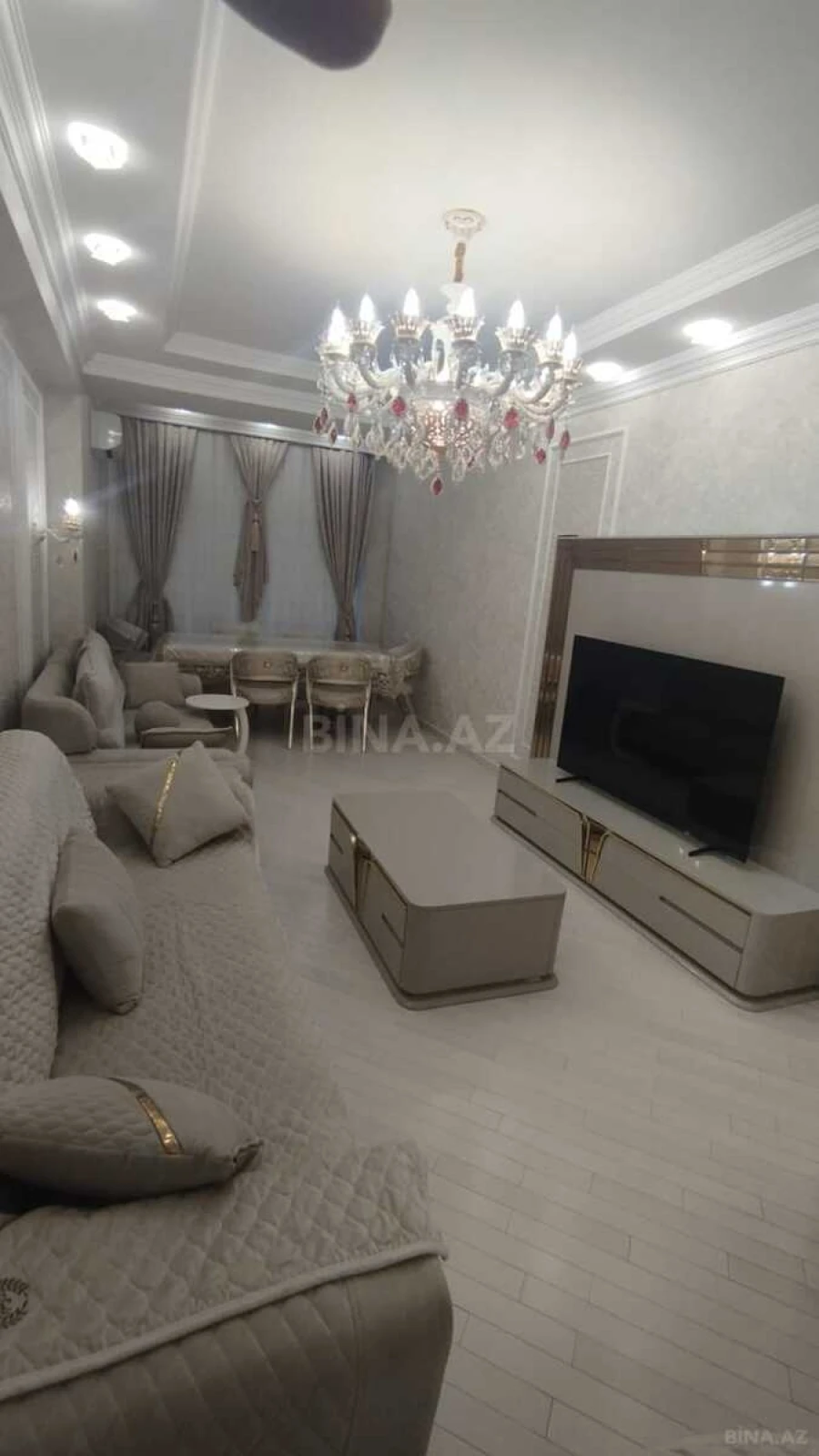 Satılır 3 otaqlı mənzil 105 m²