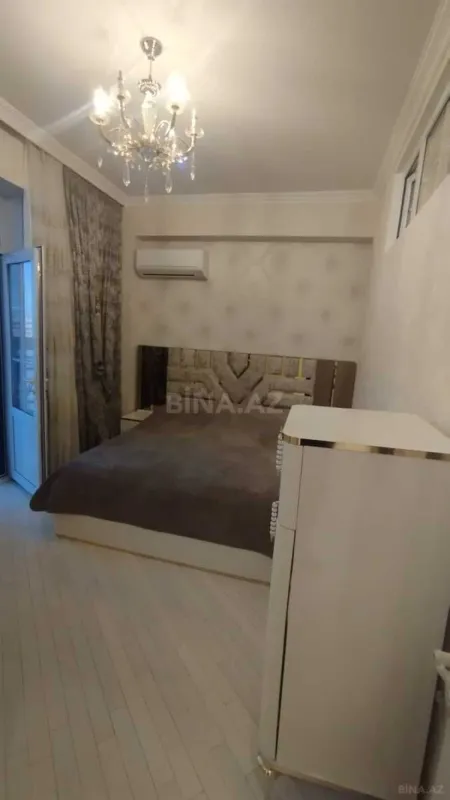 Satılır 3 otaqlı mənzil 105 m²