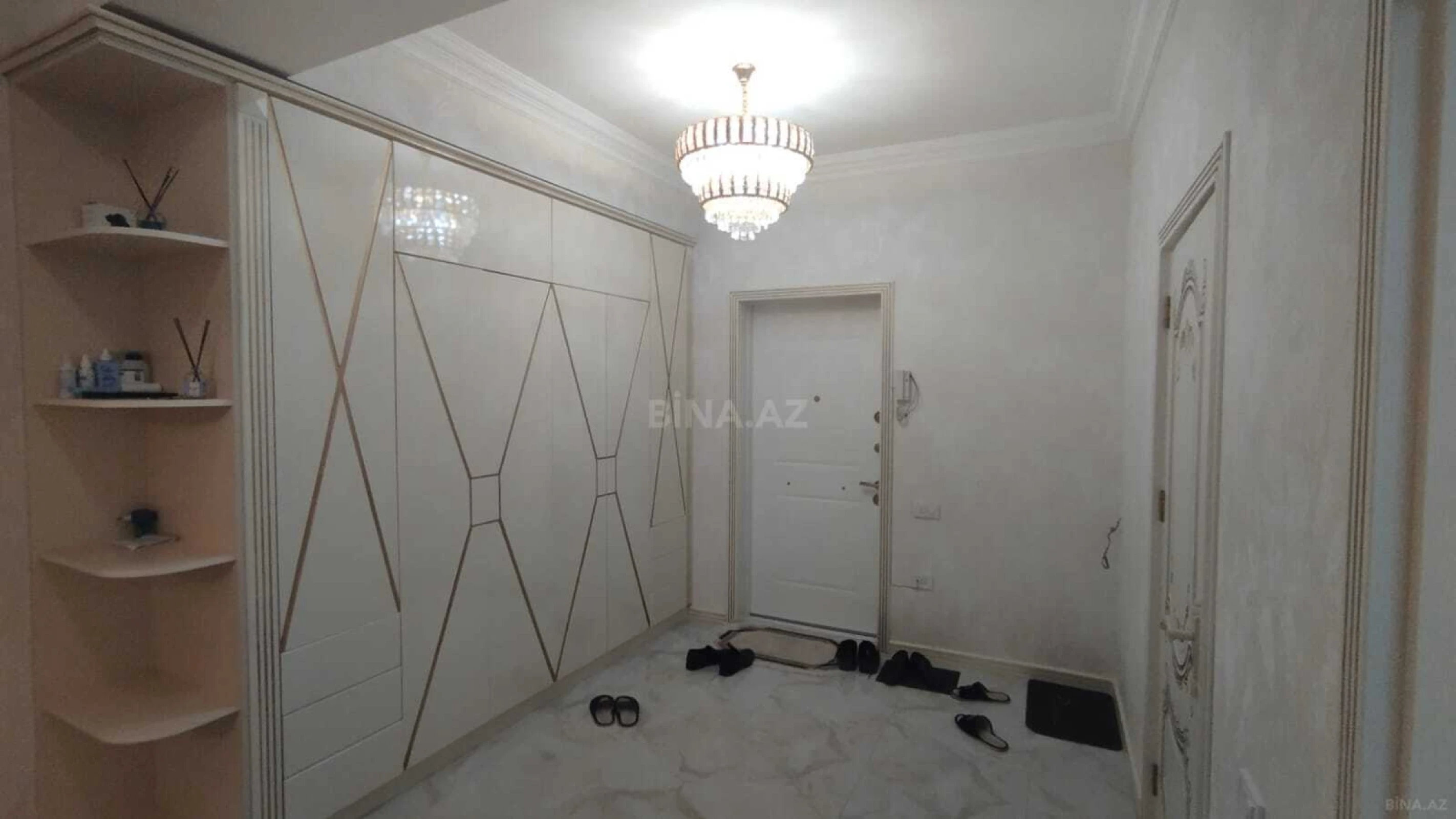 Satılır 3 otaqlı mənzil 105 m²