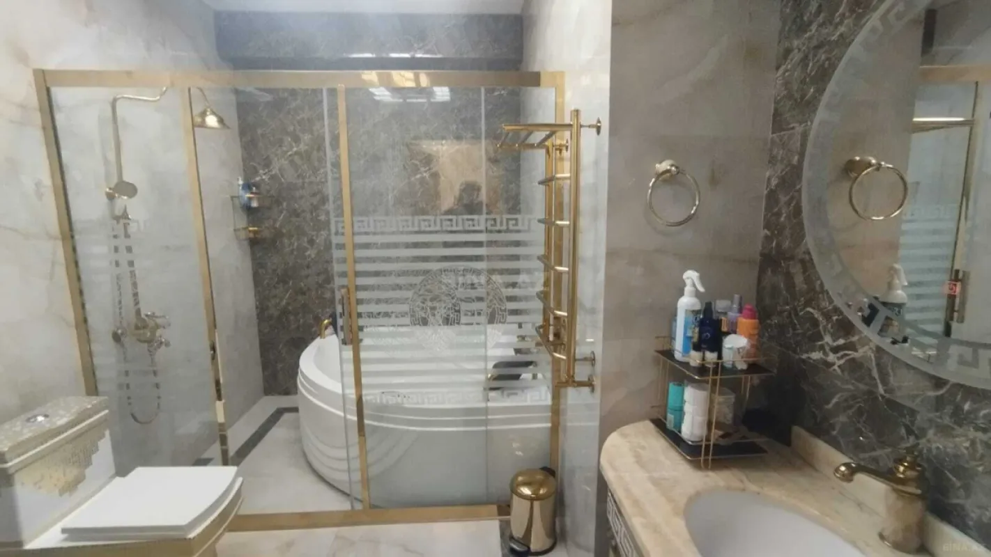 Satılır 3 otaqlı mənzil 105 m²