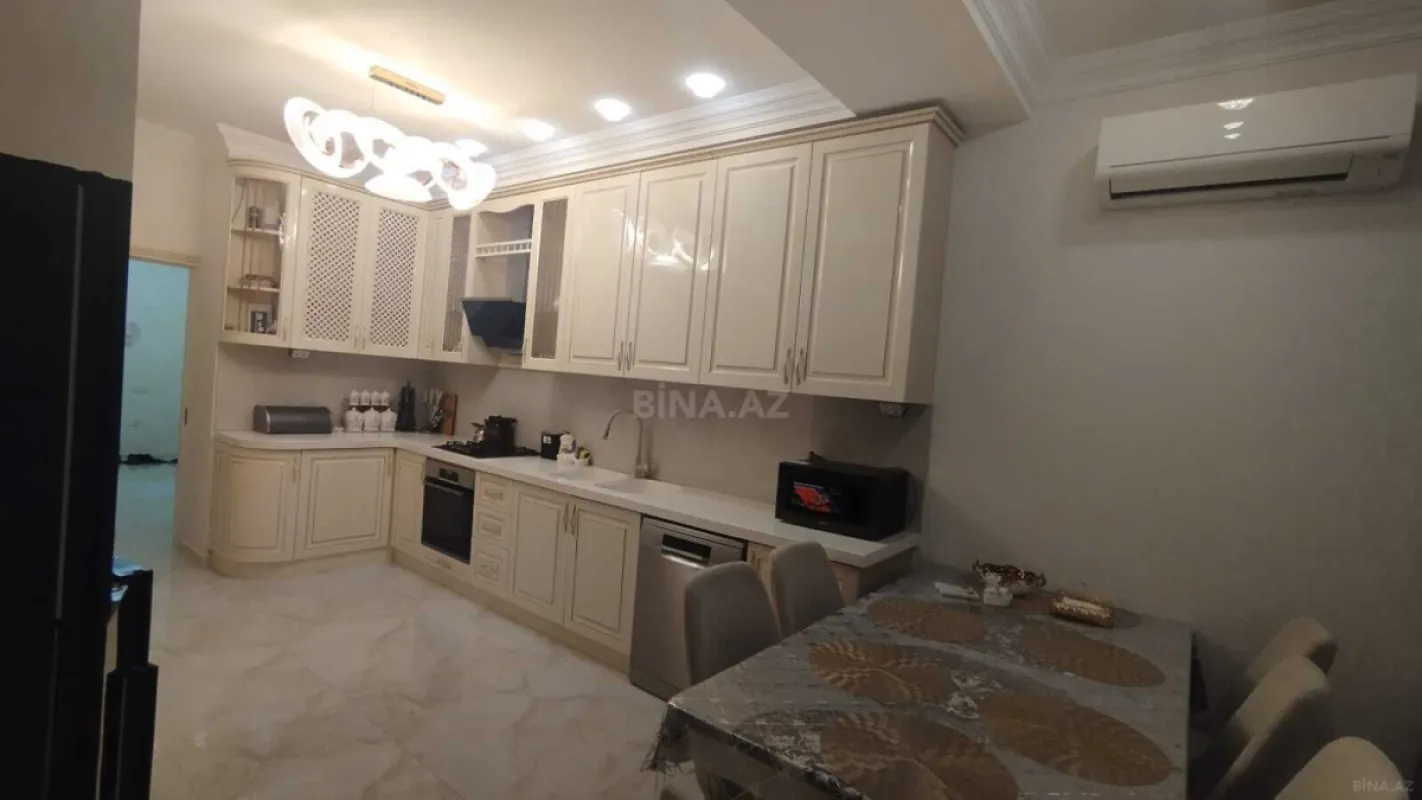 Satılır 3 otaqlı mənzil 105 m²