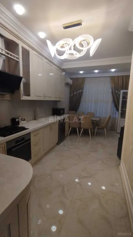 Satılır 3 otaqlı mənzil 105 m²