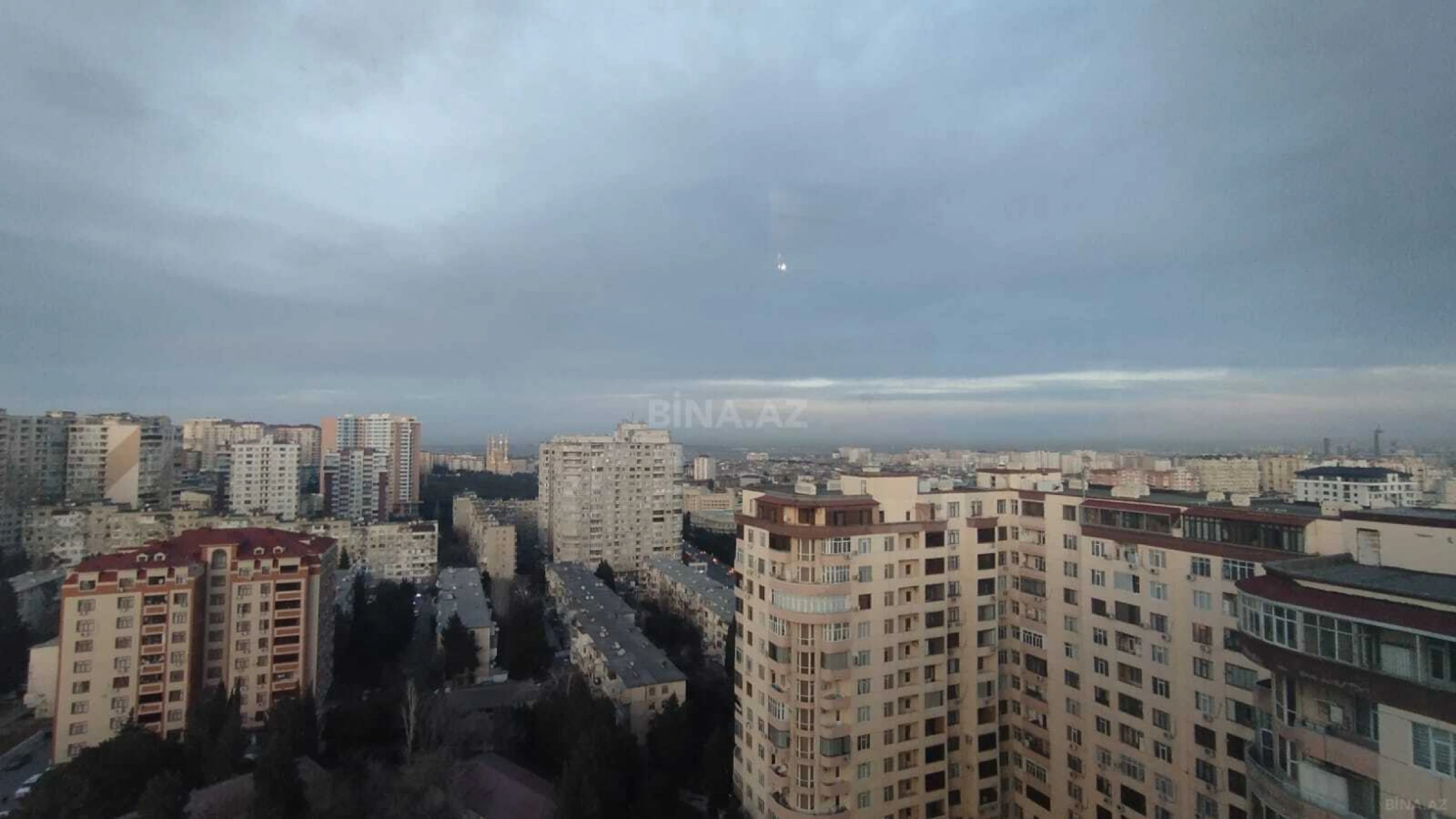 Satılır 3 otaqlı mənzil 105 m²