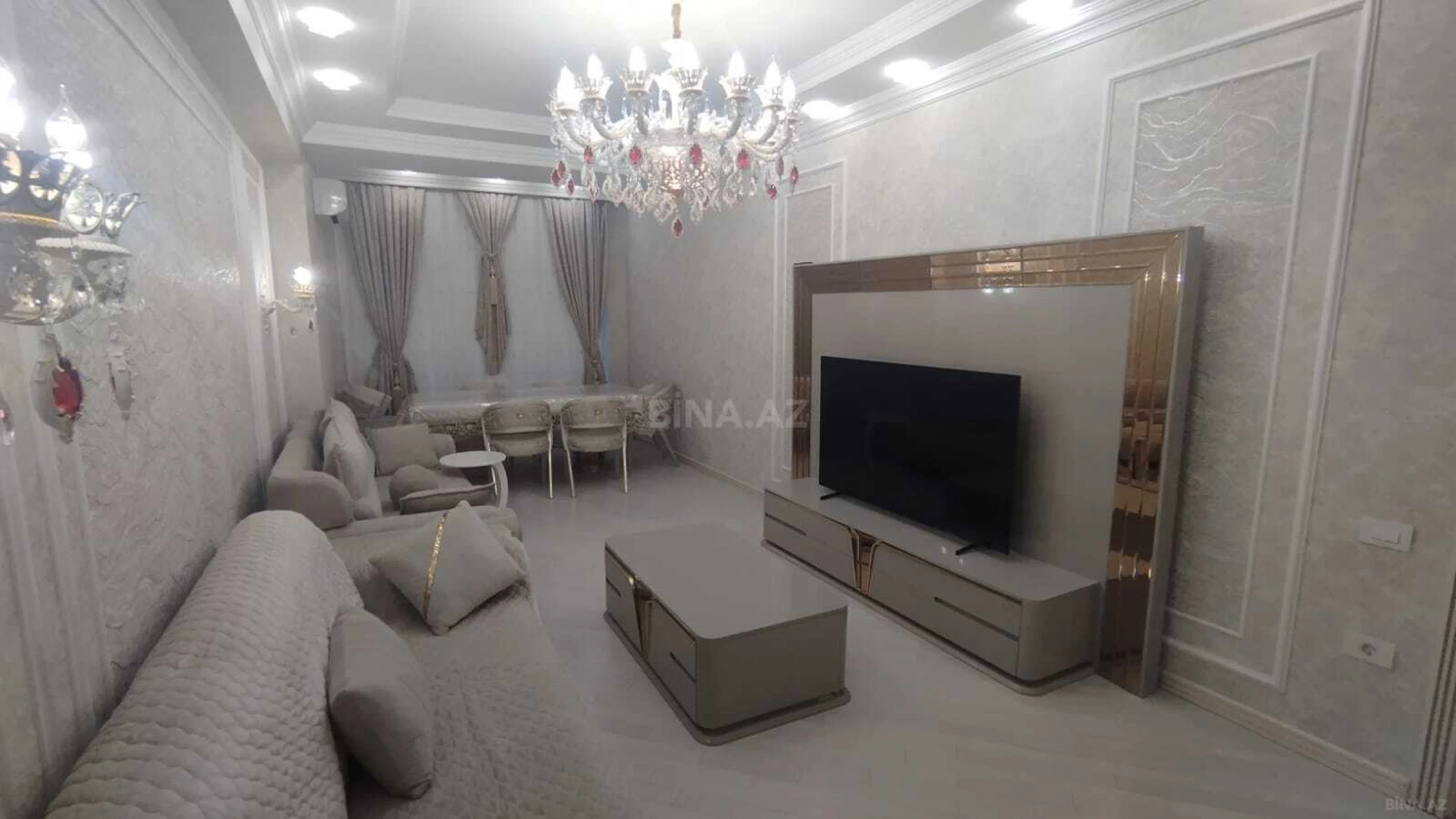 Satılır 3 otaqlı mənzil 105 m²