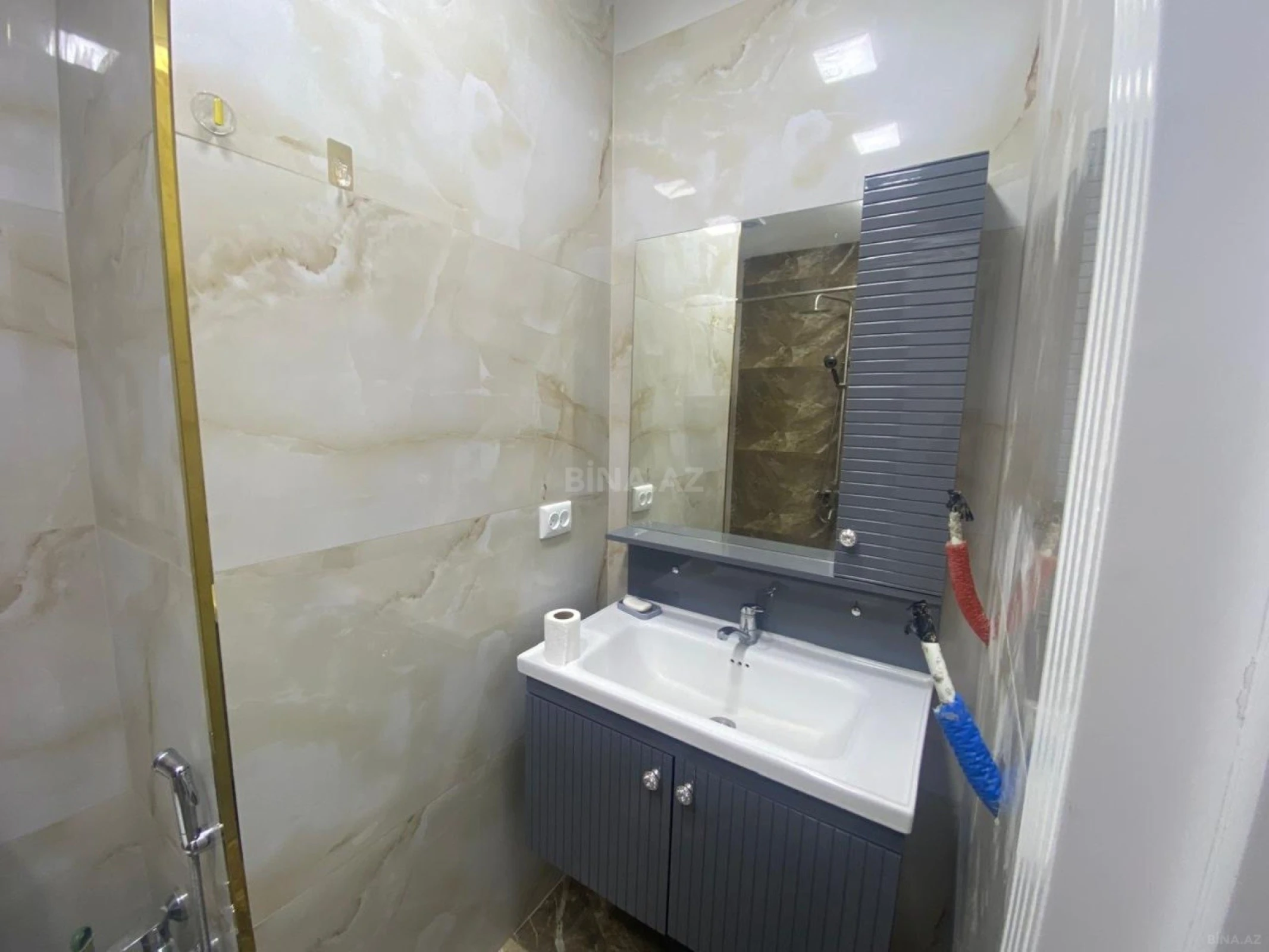 Kirayə verilir 2 otaqlı mənzil 60 m²
