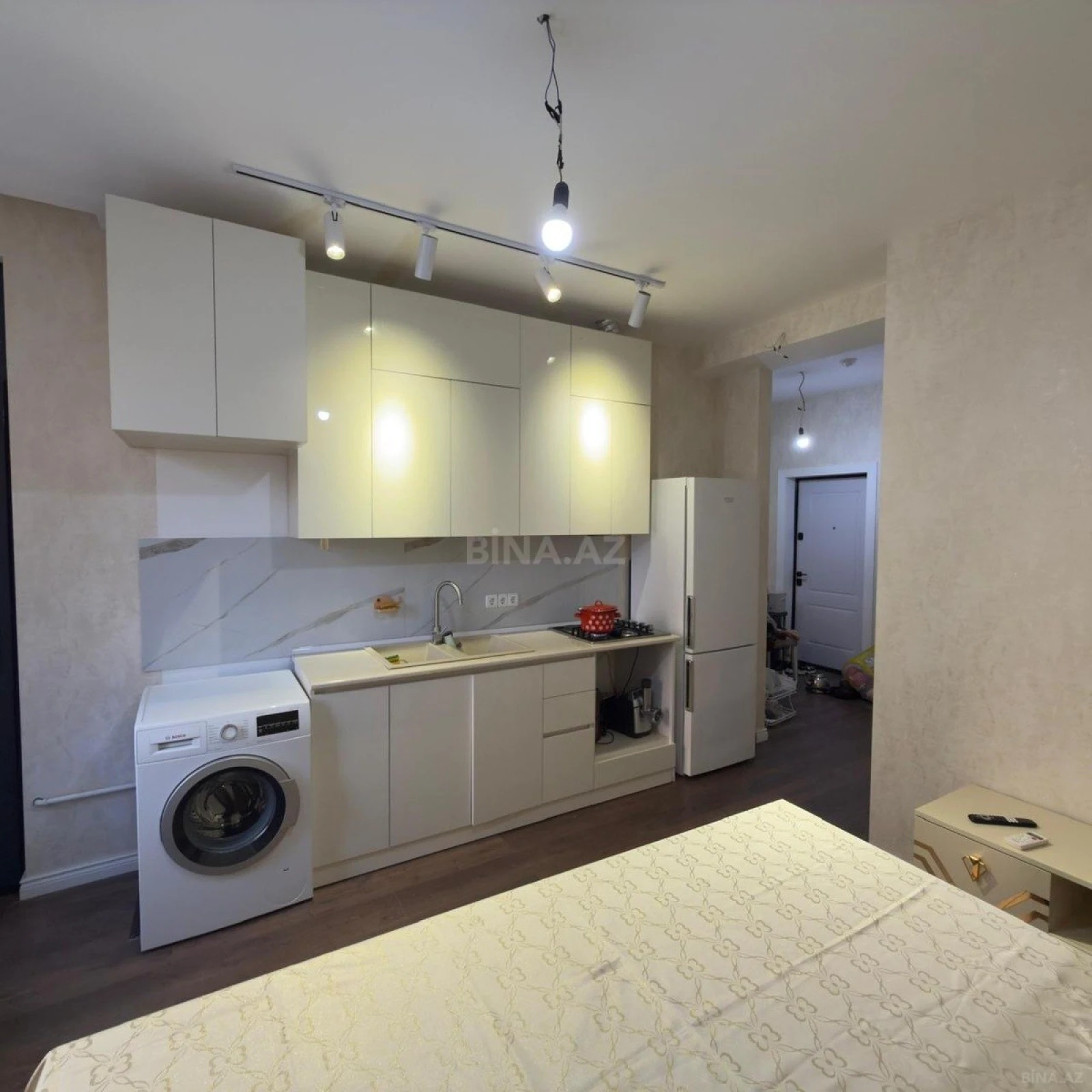 Kirayə verilir 2 otaqlı mənzil 60 m²