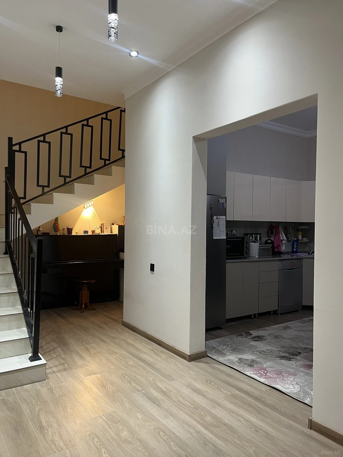 Satılır 4 otaqlı həyət evi 200 m²