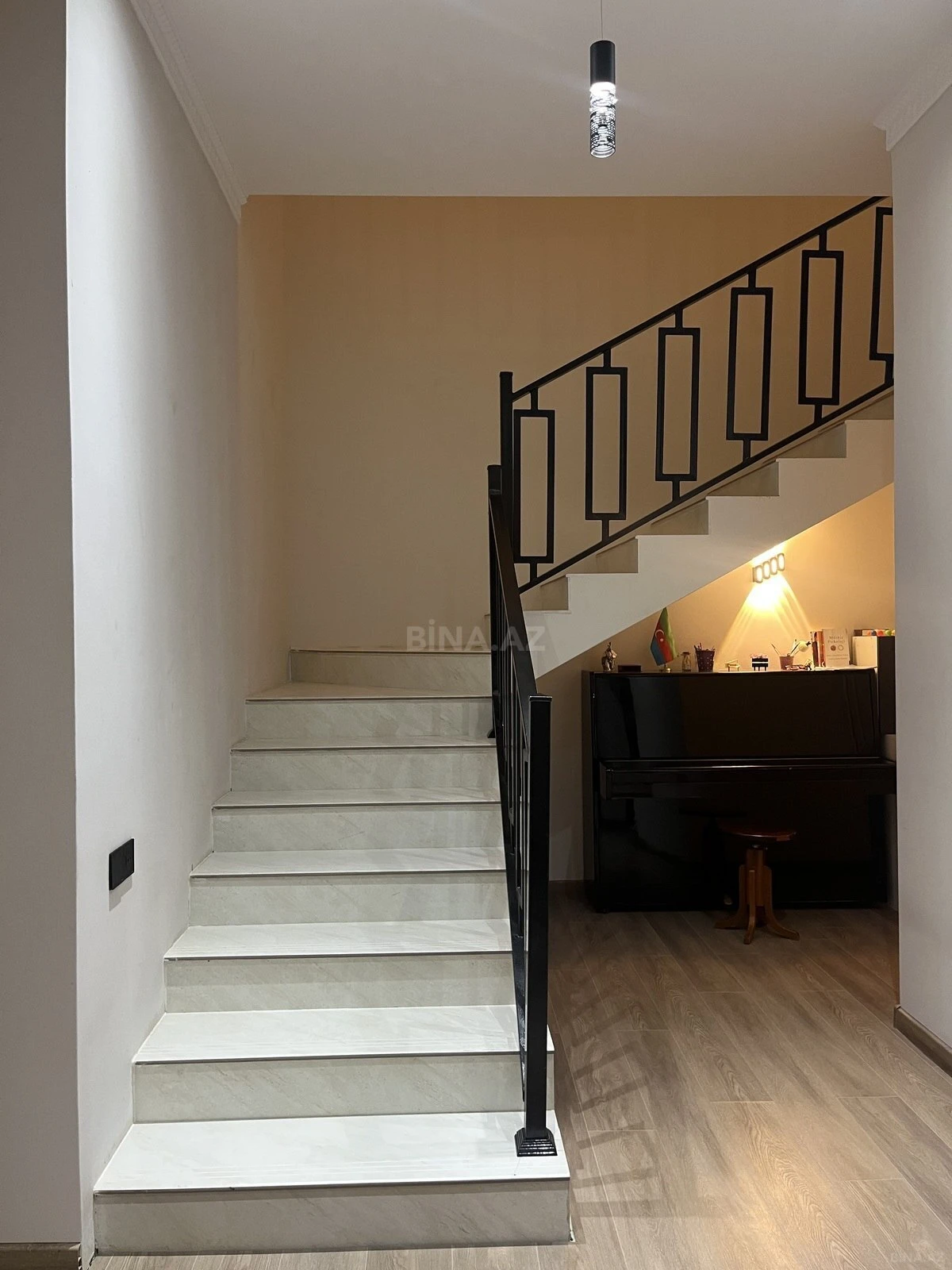 Satılır 4 otaqlı həyət evi 200 m²