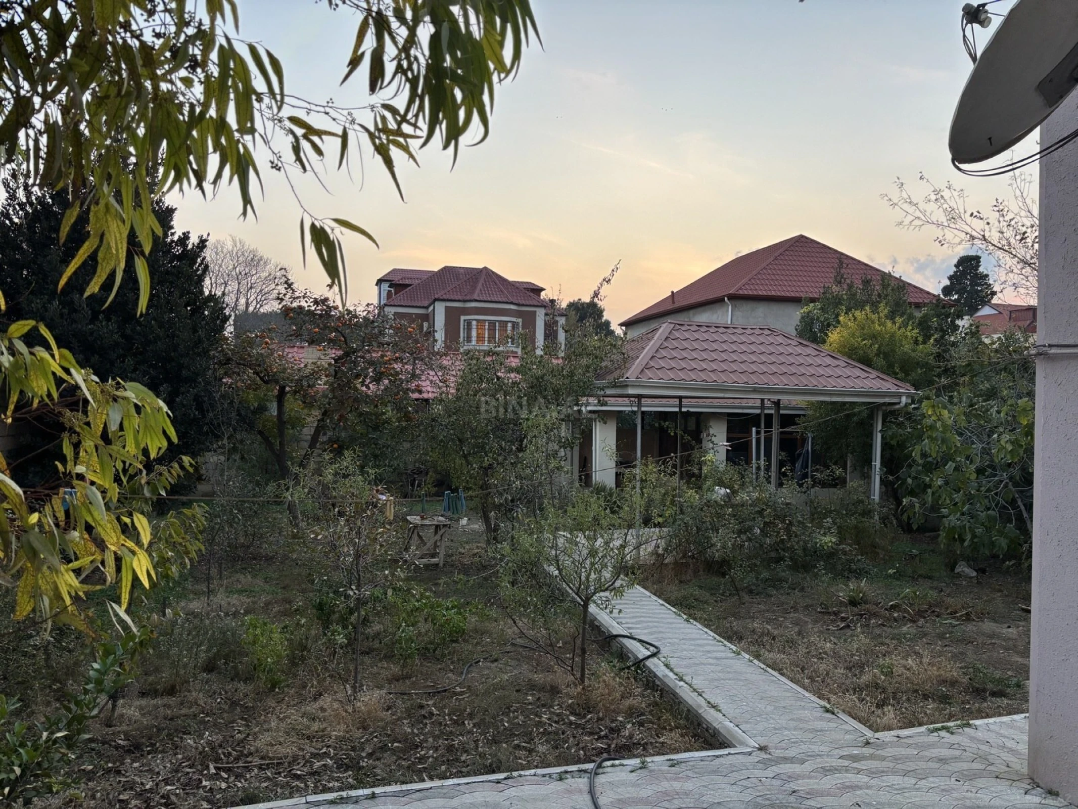Satılır 7 otaqlı həyət evi 310 m²