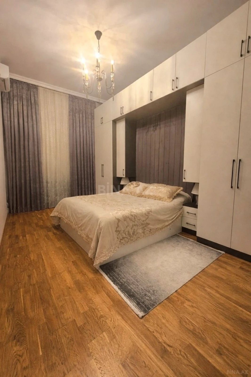 Satılır 2 otaqlı mənzil 74 m²