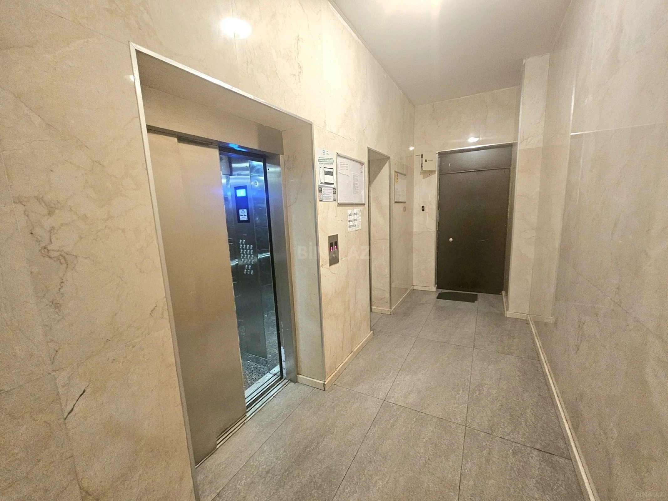 Satılır 2 otaqlı mənzil 74 m²