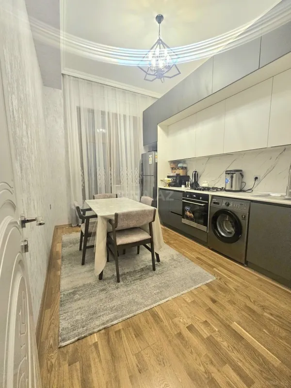 Satılır 2 otaqlı mənzil 74 m²