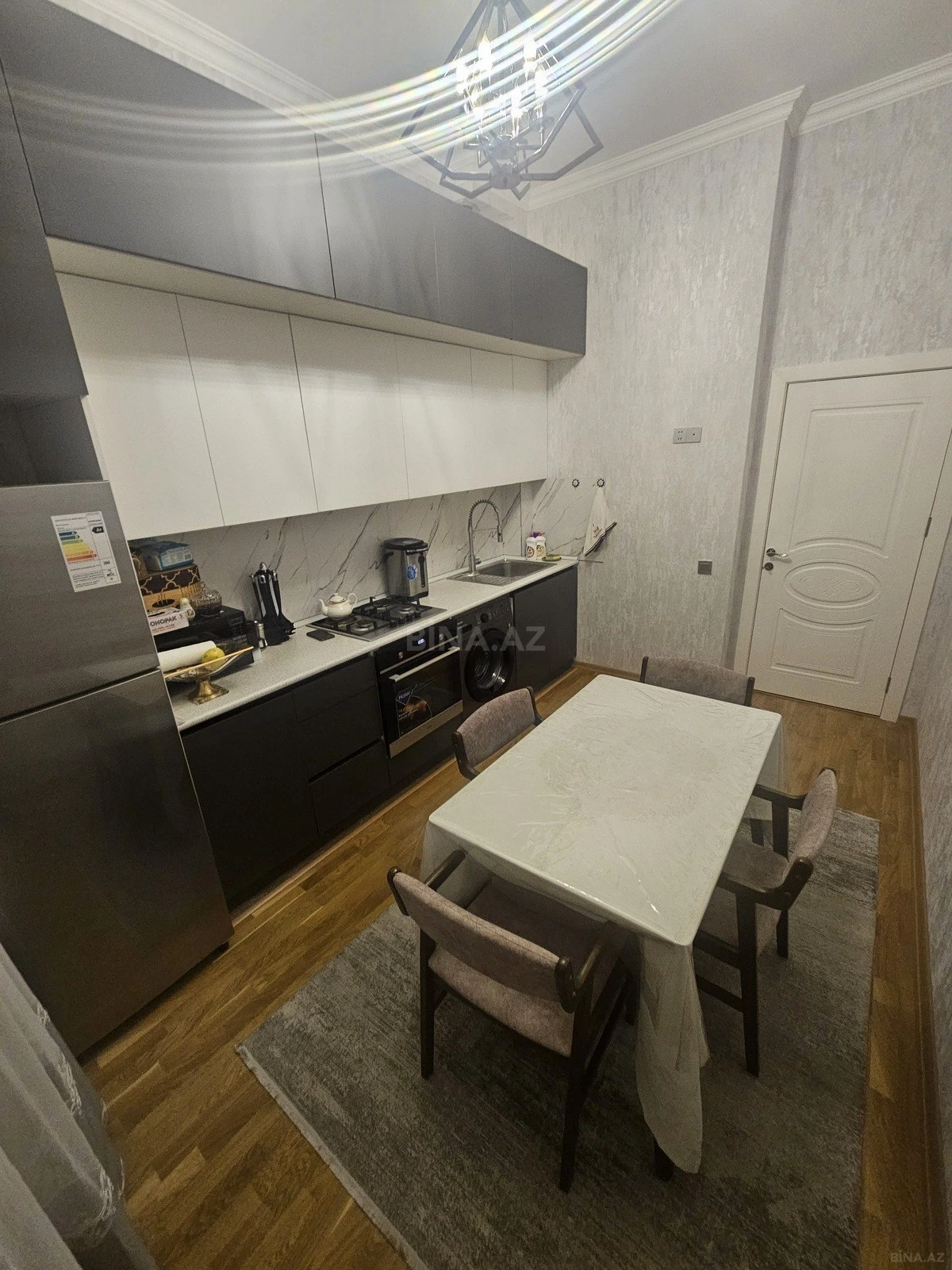 Satılır 2 otaqlı mənzil 74 m²