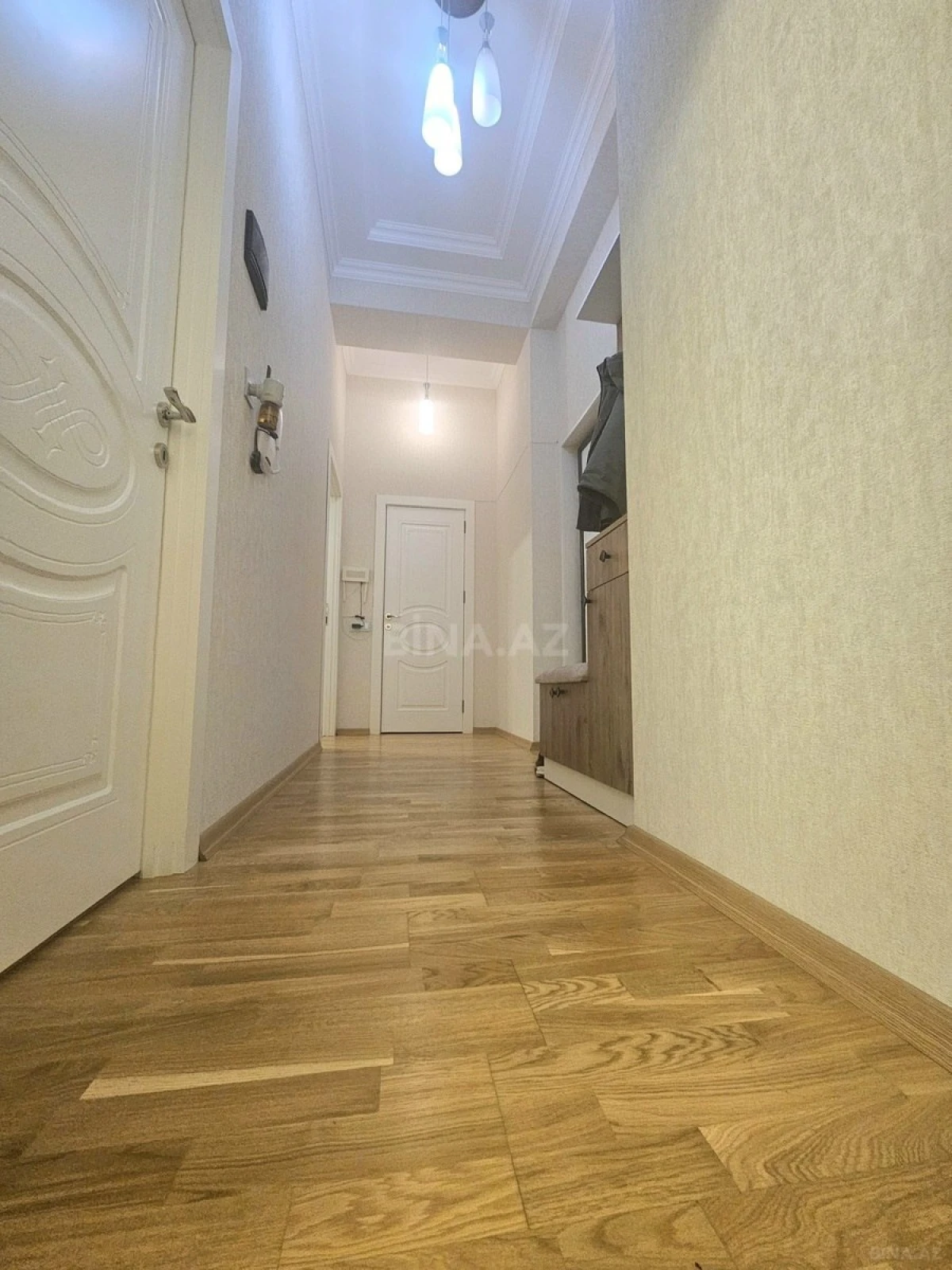 Satılır 2 otaqlı mənzil 74 m²