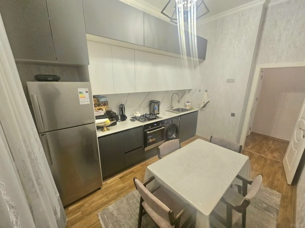 Satılır 2 otaqlı mənzil 74 m²