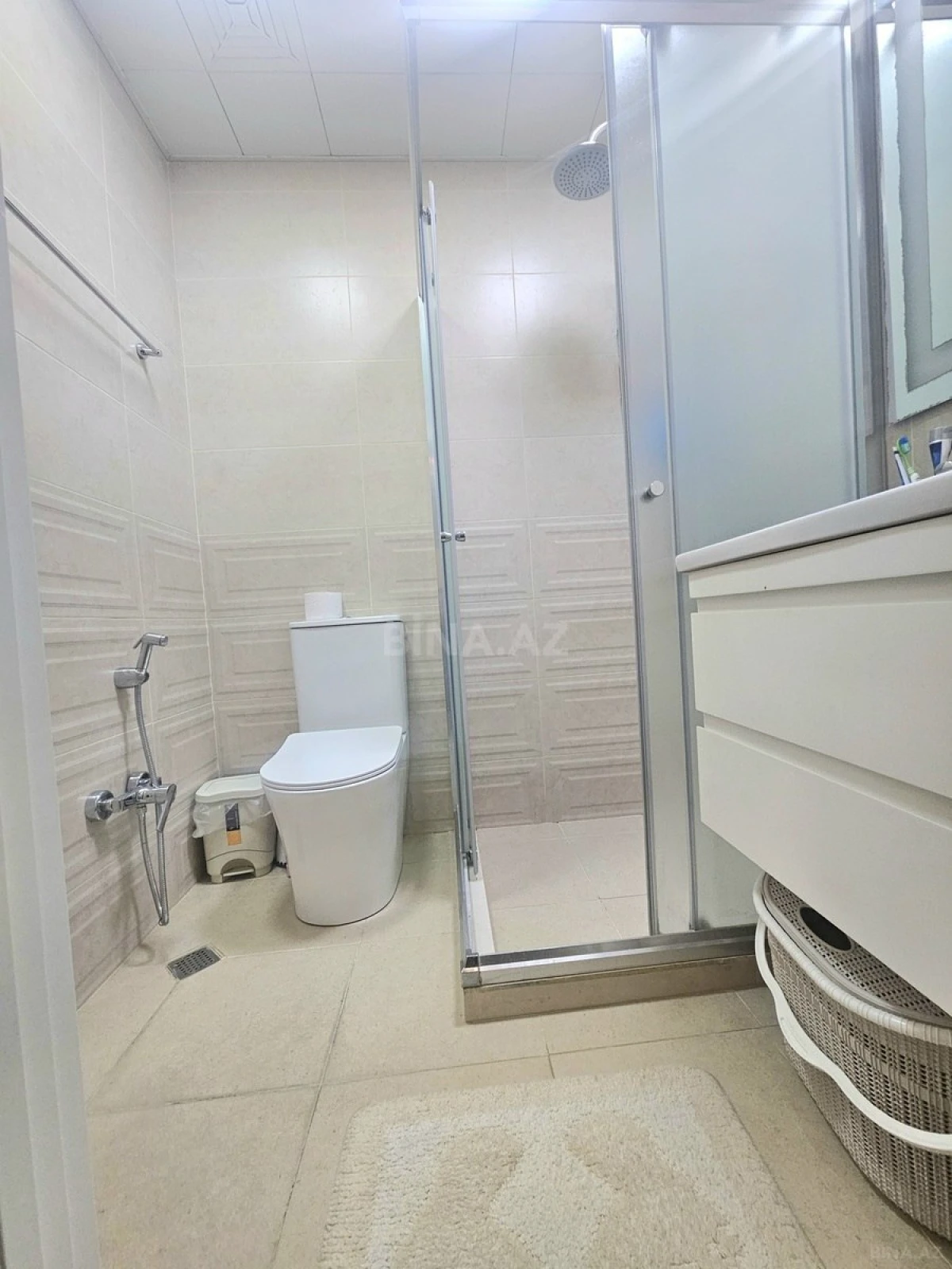 Satılır 2 otaqlı mənzil 74 m²