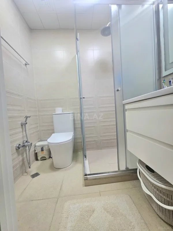 Satılır 2 otaqlı mənzil 74 m²