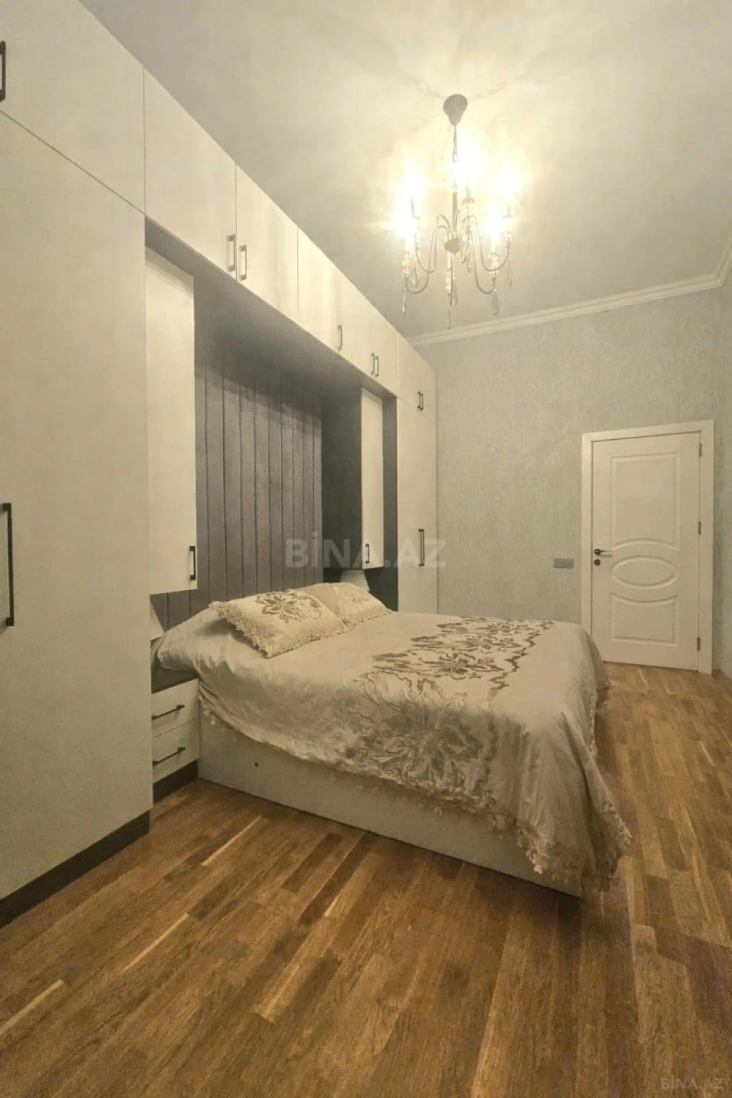 Satılır 2 otaqlı mənzil 74 m²